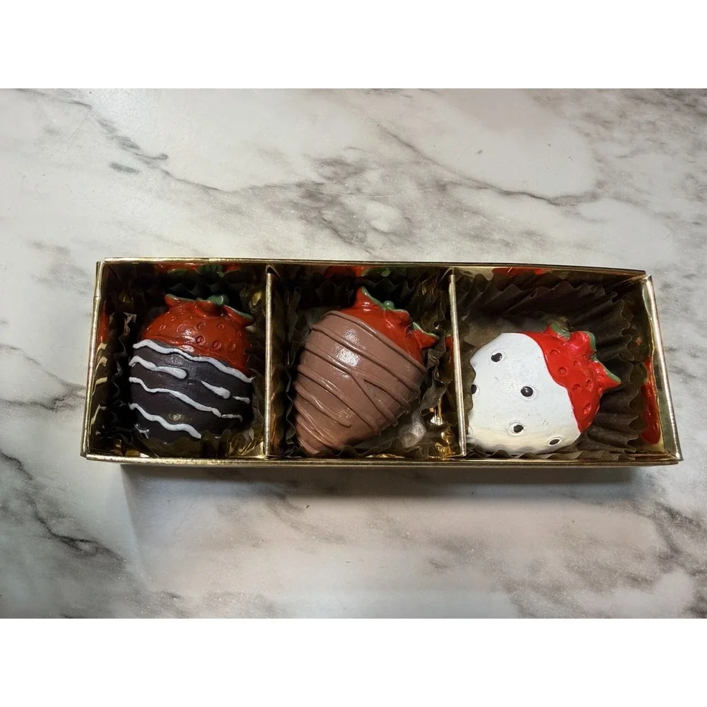 SUPER NEAT‎ 3 NIP CHOCOATE COVERED STRAWBERRY LIP GLOSS (2872)